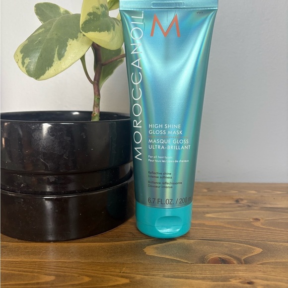Moroccanoil Other - Moroccanoil High Shine Gloss Mask 200mls